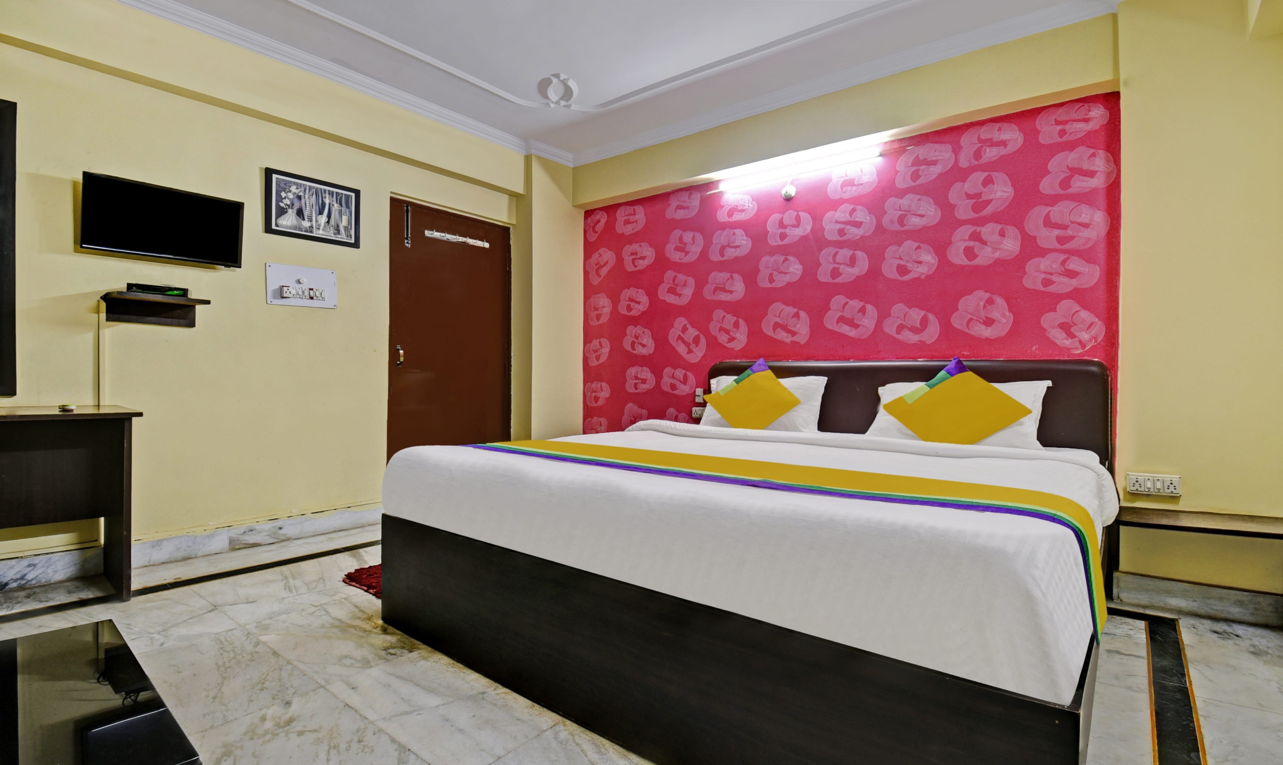 Standard room in Jiya House Churned in undefined. Clean and Hygienic