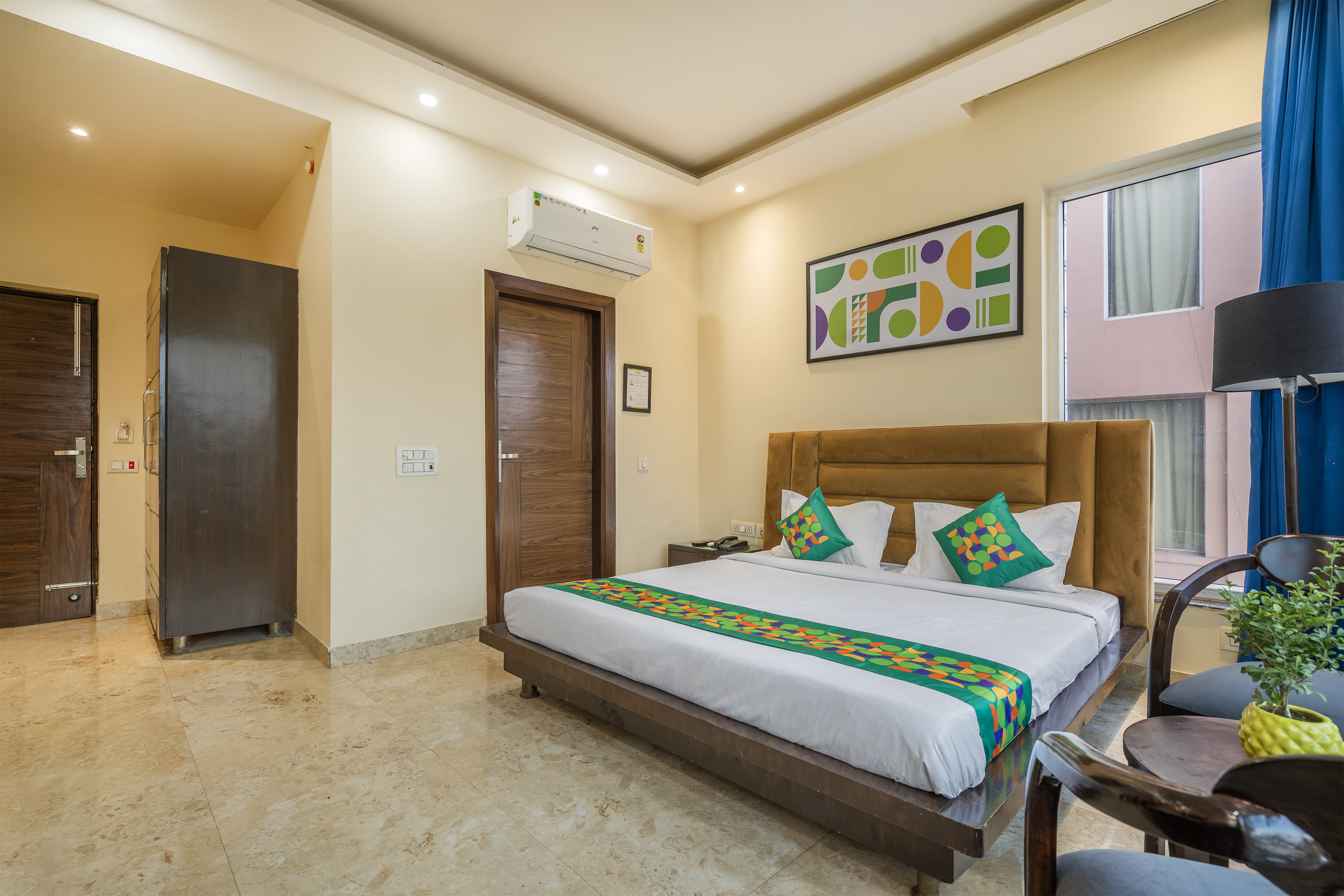 Deluxe room in Treebo Twin Tree Residency in undefined. 