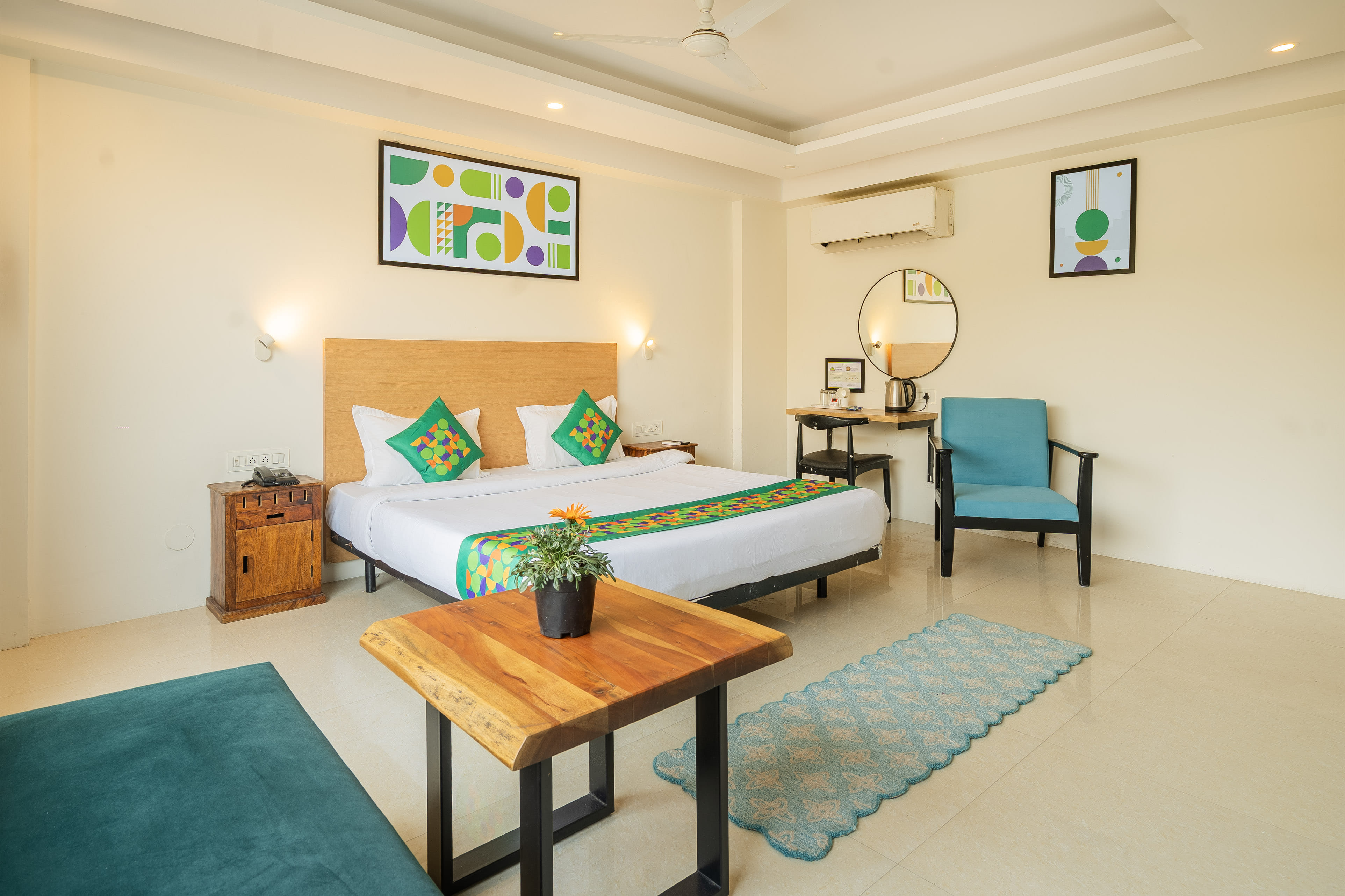 Deluxe room in Treebo Twin Tree Suites in undefined. Deluxe