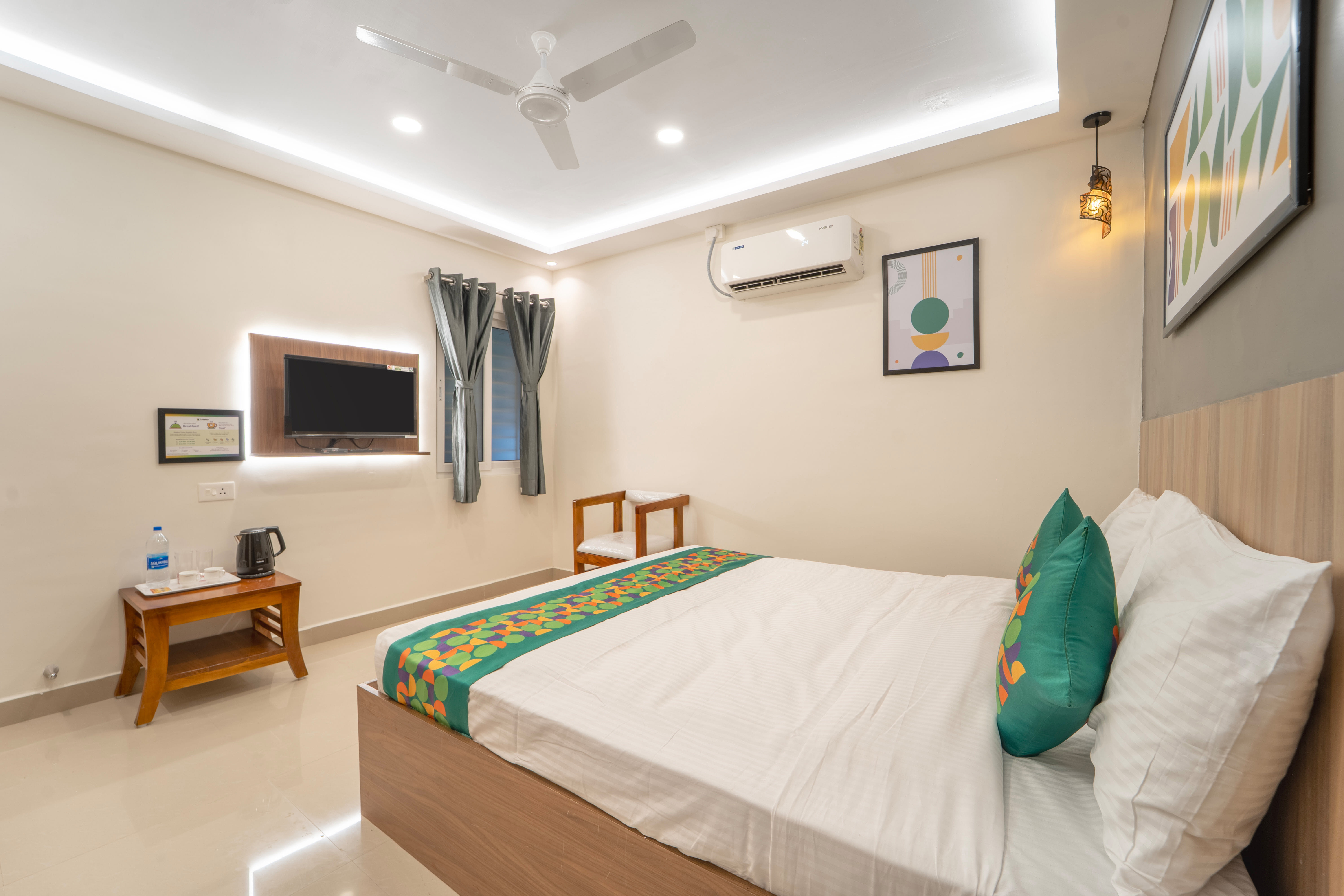 Standard room in Treebo Urban Stay Near Meenakshi Temple & Railway Station in undefined.